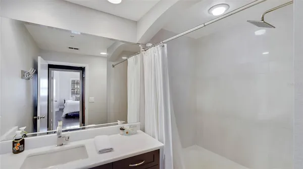 $3,900 | 200 4th Avenue South, Unit 329, St. Petersburg, FL 33701