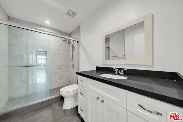 $1,999 | 7453 Haskell Avenue, Unit 7, Van Nuys, CA 91406