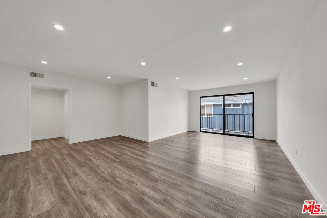 7453 Haskell Avenue, Unit 7 Van Nuys, CA 91406 - Photo 2 of 14