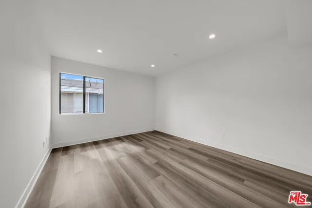 $1,999 | 7453 Haskell Avenue, Unit 7, Van Nuys, CA 91406