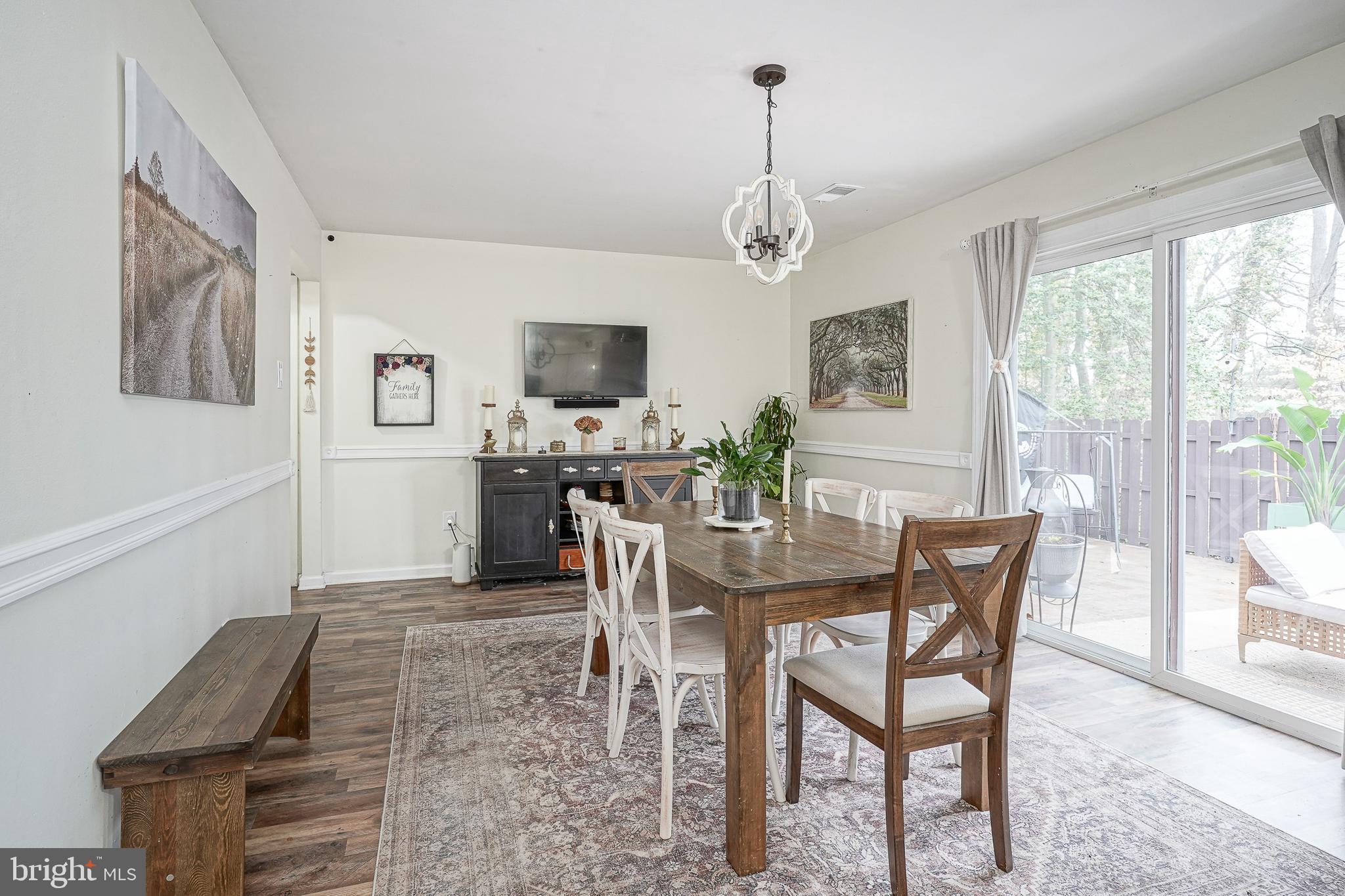 8 Sycamore Court Lumberton, NJ 08048 - Photo 9 of 26 Dining room w/ glass slider to patio