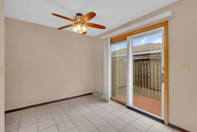 $219,900 | 613 East 3rd Street, Unit 4, Lockport, IL 60441