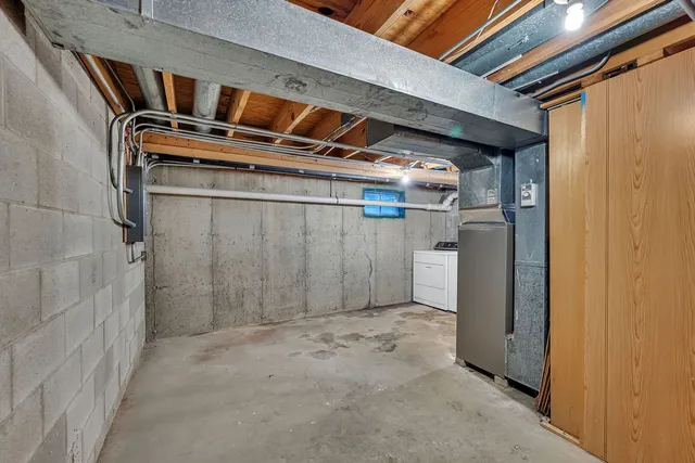 $219,900 | 613 East 3rd Street, Unit 4, Lockport, IL 60441