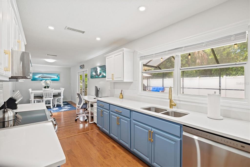 Undisclosed Address Sarasota, FL 34239 - Photo 15 of 58