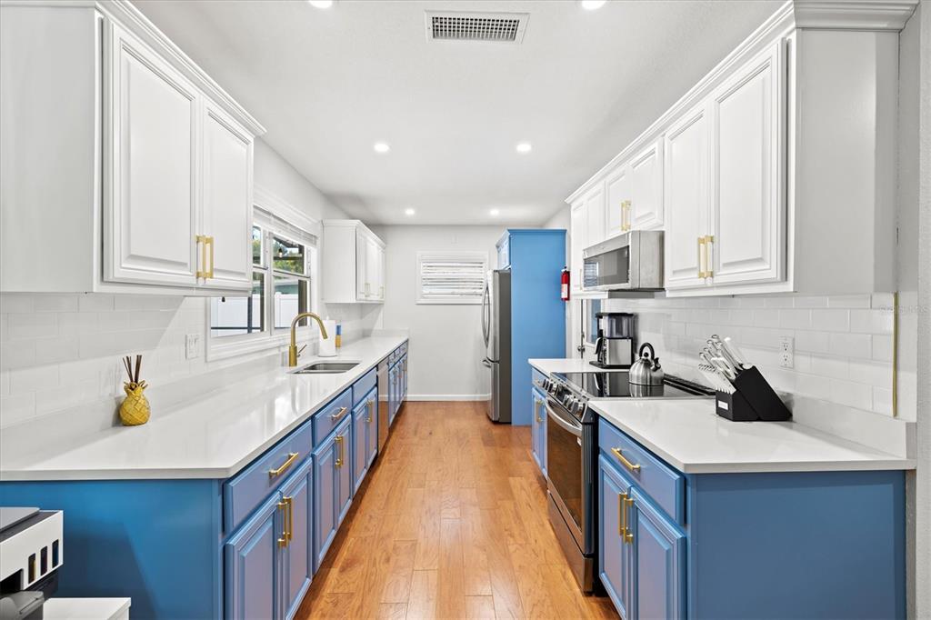 Undisclosed Address Sarasota, FL 34239 - Photo 2 of 58