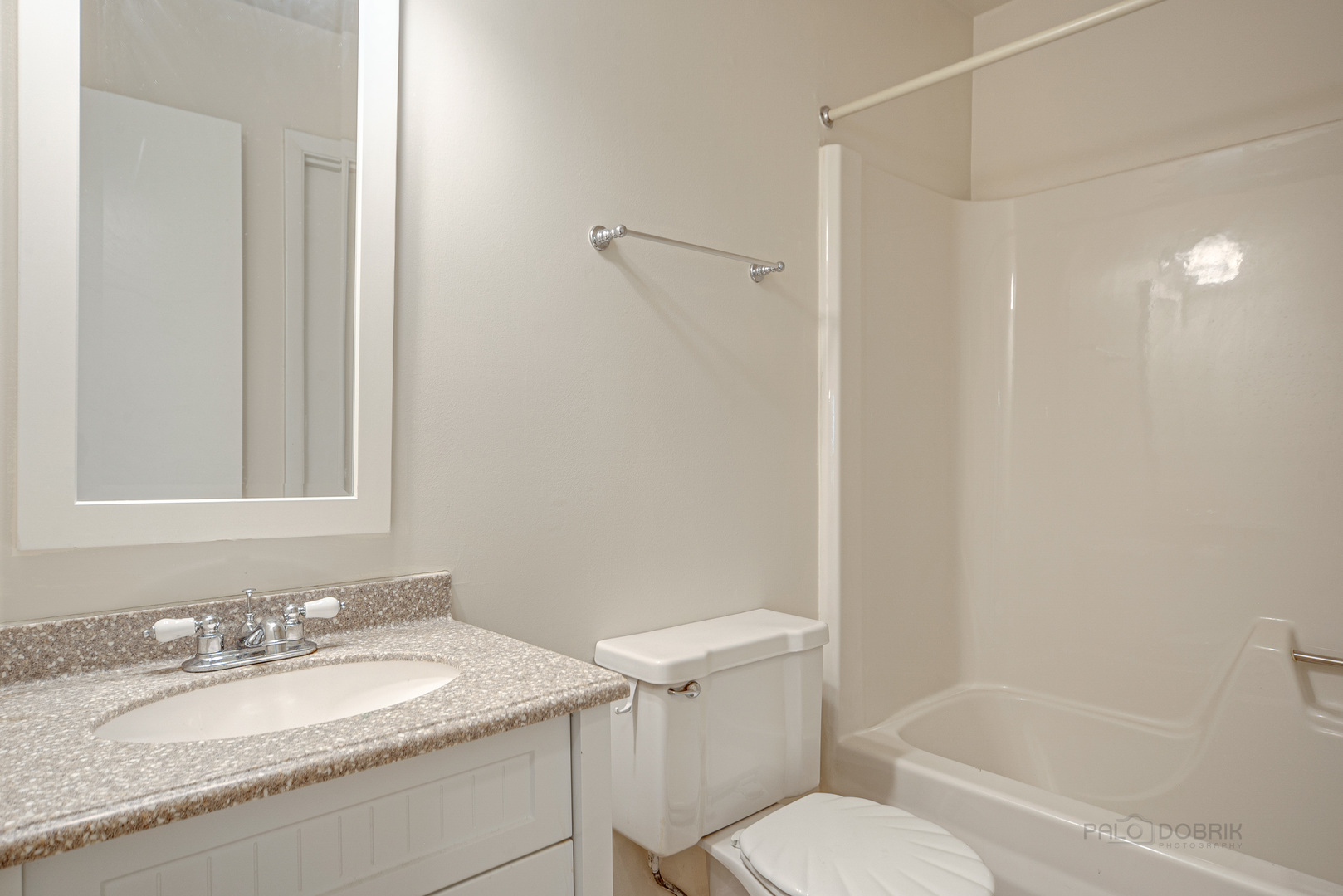 721 Colby Court Gurnee, IL 60031 - Photo 5 of 26