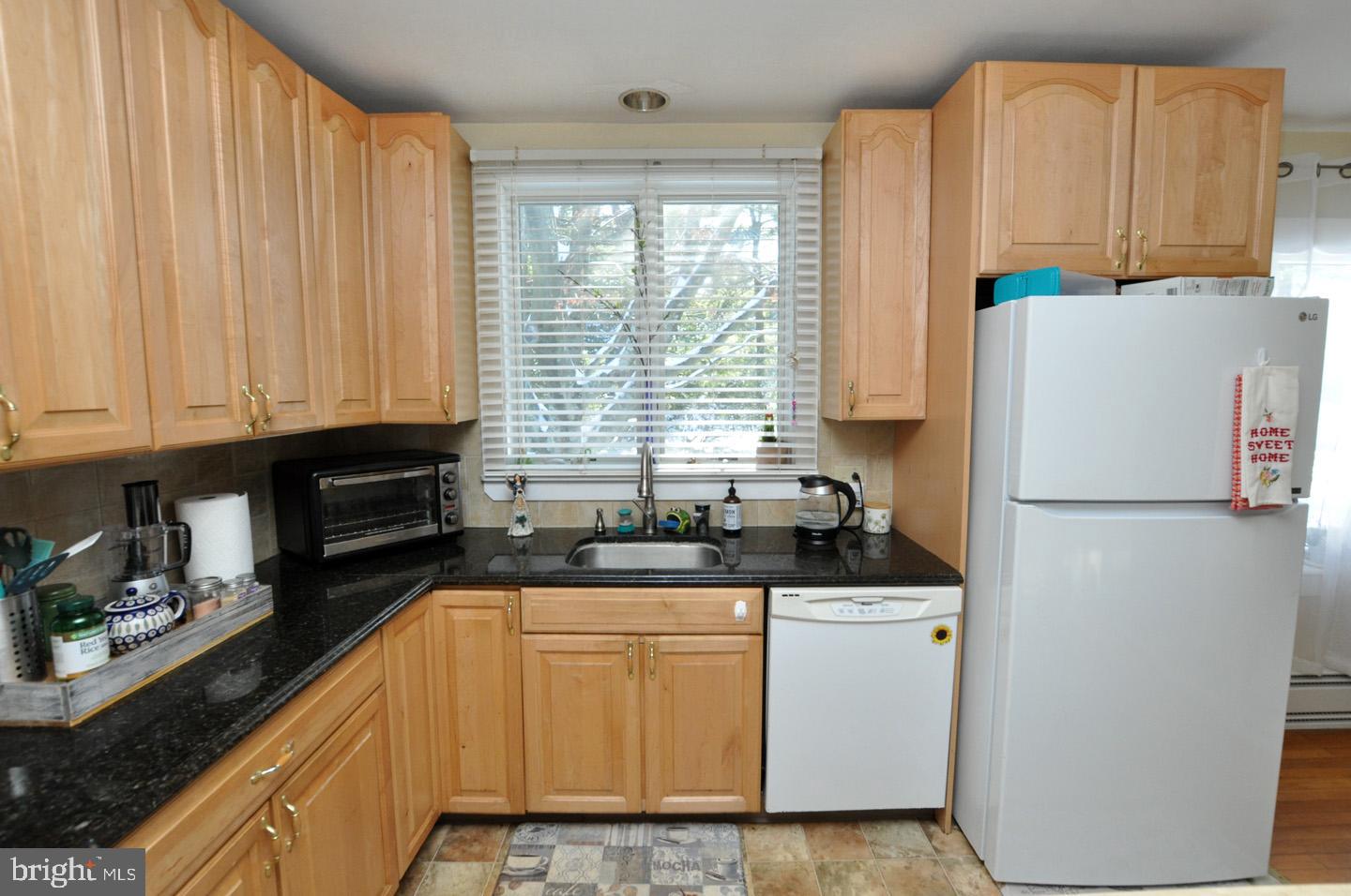 4312 Church Road Mount Laurel, NJ 08054 - Photo 13 of 21 42" upper cabinets