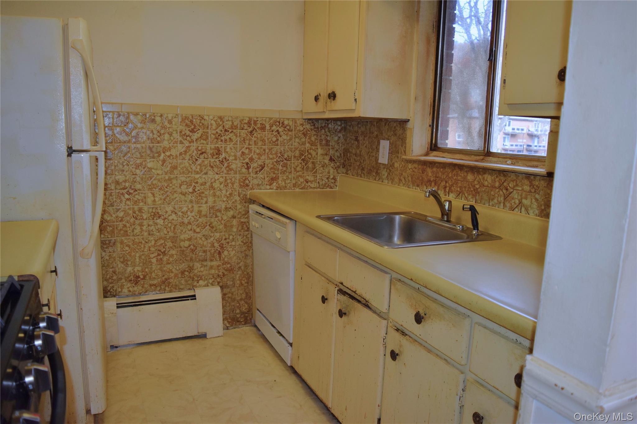 37 Tanager Road, Unit 3704 Monroe, NY 10950 - Photo 11 of 25 a bathroom with a sink and a mirror