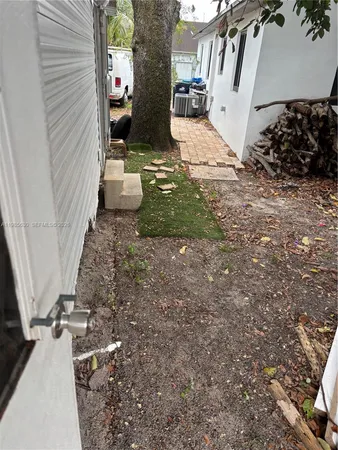 $1,150 | 2875 Northwest 167th Terrace, Unit 1, Miami Gardens, FL 33056