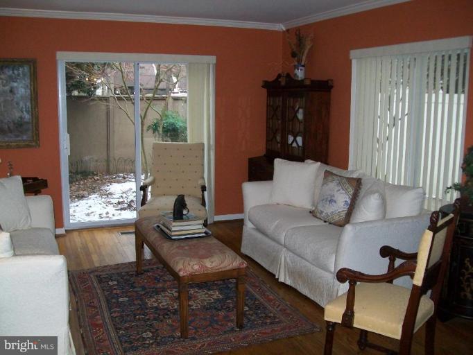 1569 Inlet Court Reston, VA 20190 - Photo 17 of 25 Living Room #2