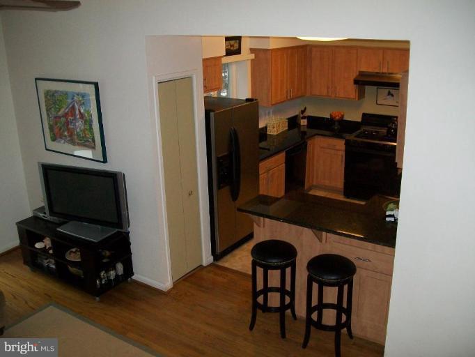 1569 Inlet Court Reston, VA 20190 - Photo 18 of 25 Kitchen/Family Room