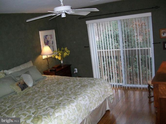 1569 Inlet Court Reston, VA 20190 - Photo 10 of 25 Master Bedroom