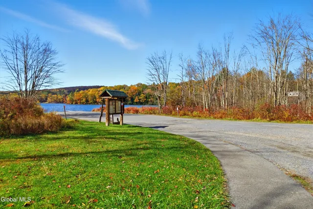 $167,500 | 1557 Hemlocks Lane, Argyle, NY 12809