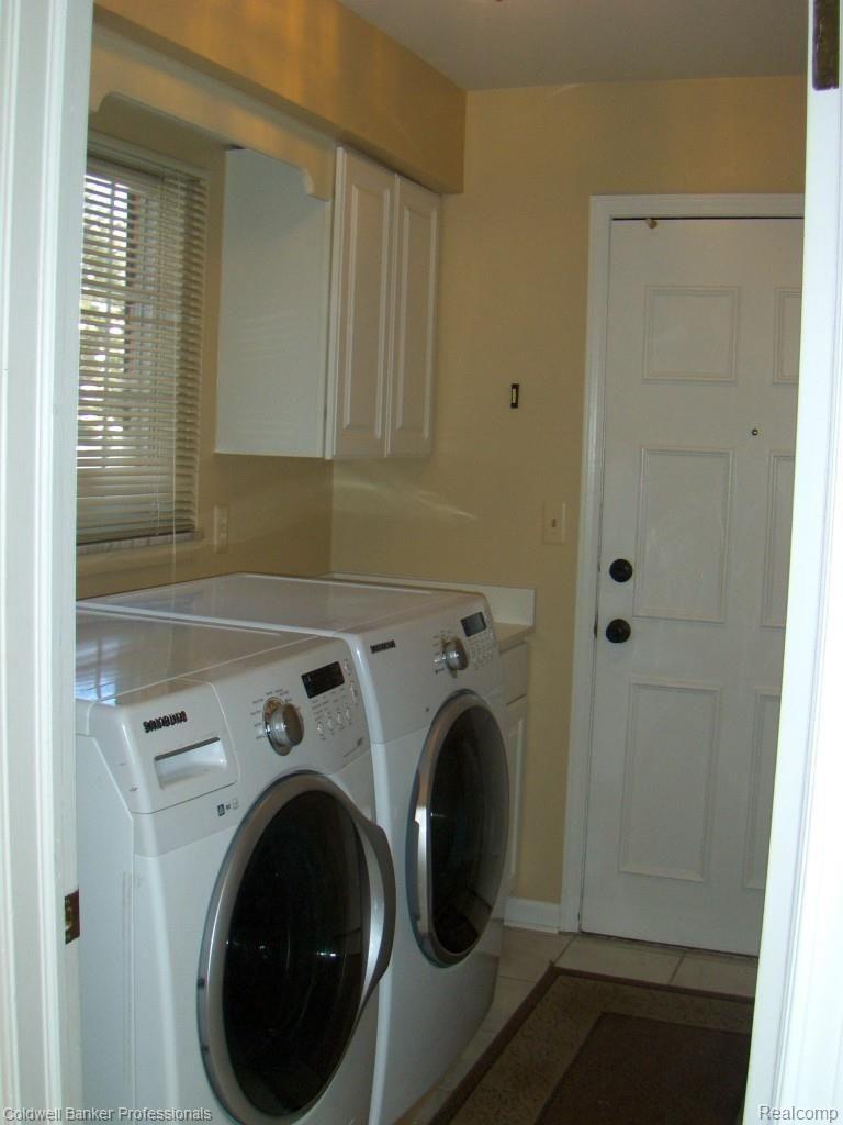 1551 Crooks Road Rochester, MI 48309 - Photo 16 of 33 Main Floor Laundry, Pantry Room off Kitchen