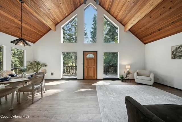 $750,000 | 18400 West Holliday Way, Hauser, ID 83854