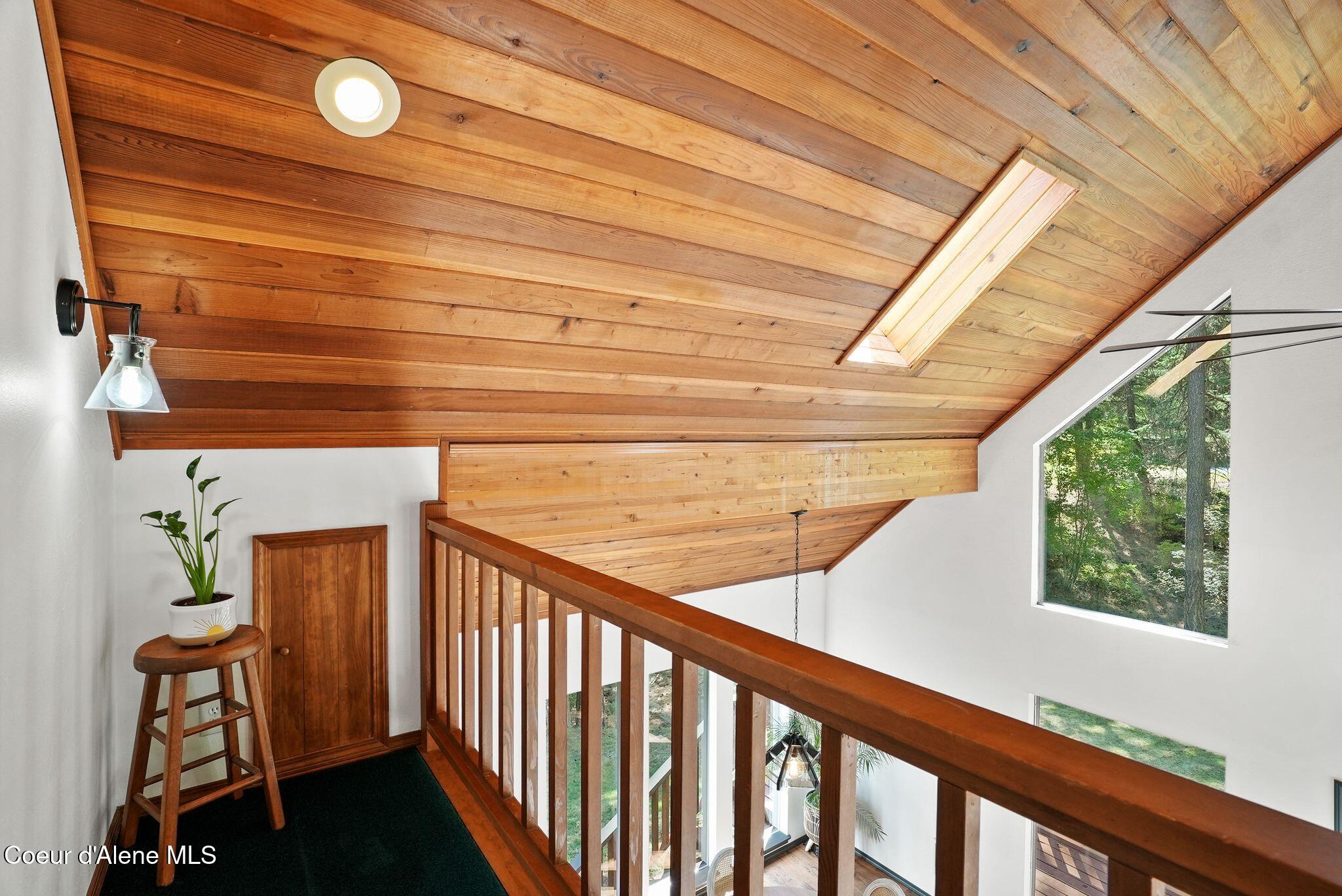 18400 West Holliday Way Hauser, ID 83854 - Photo 14 of 39 20 Foot ceilings