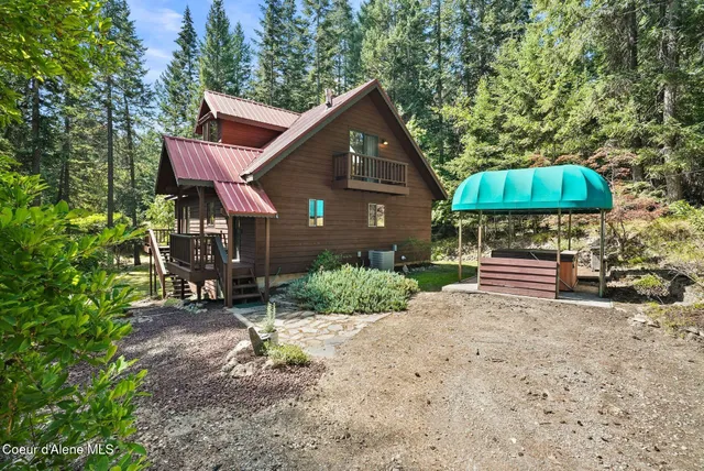 $750,000 | 18400 West Holliday Way, Hauser, ID 83854