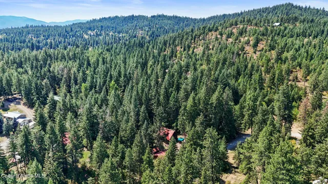 $750,000 | 18400 West Holliday Way, Hauser, ID 83854