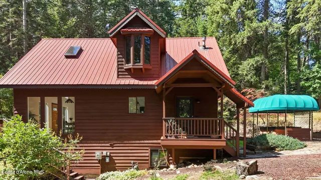 $750,000 | 18400 West Holliday Way, Hauser, ID 83854