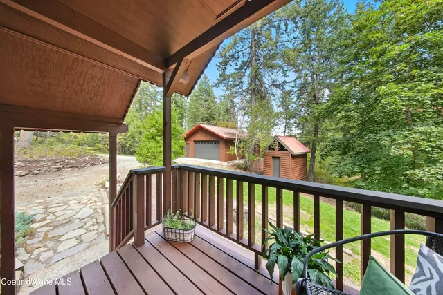 $750,000 | 18400 West Holliday Way, Hauser, ID 83854