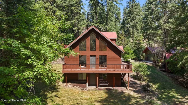 $750,000 | 18400 West Holliday Way, Hauser, ID 83854
