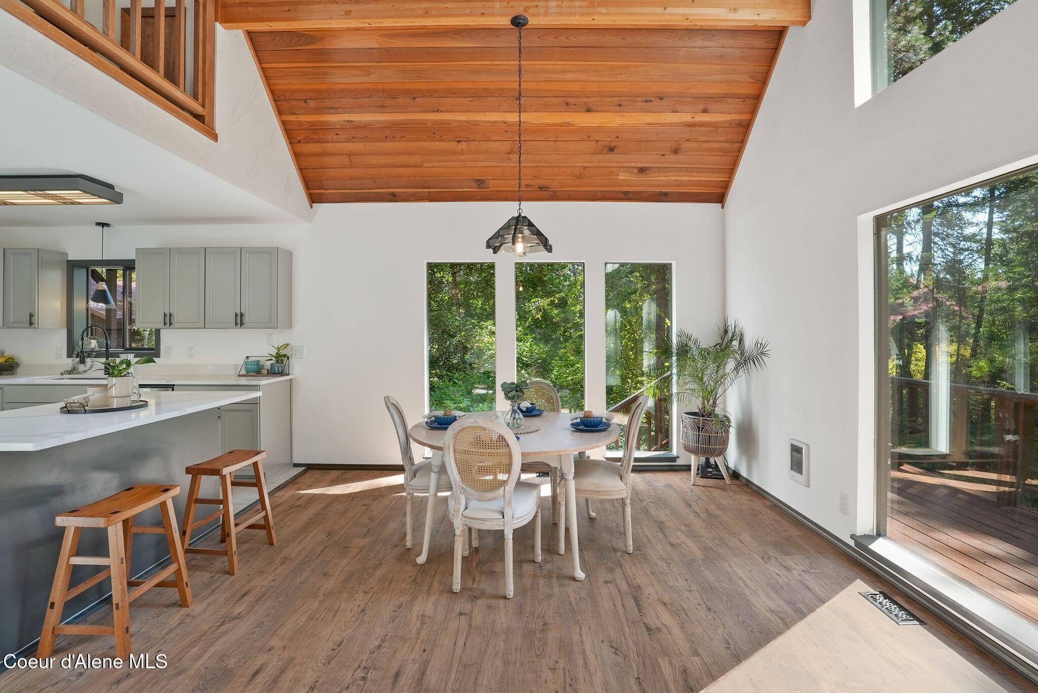 18400 West Holliday Way Hauser, ID 83854 - Photo 6 of 39 Inside-Spokane-Holiday-13 - Copy