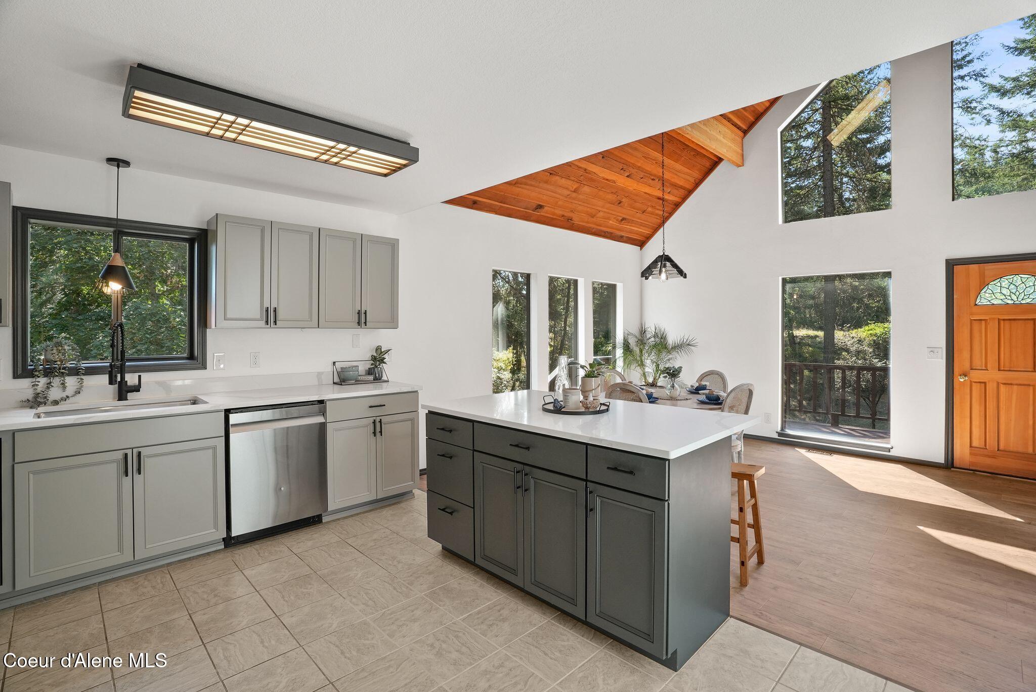 18400 West Holliday Way Hauser, ID 83854 - Photo 7 of 39 Inside-Spokane-Holiday-19 - Copy