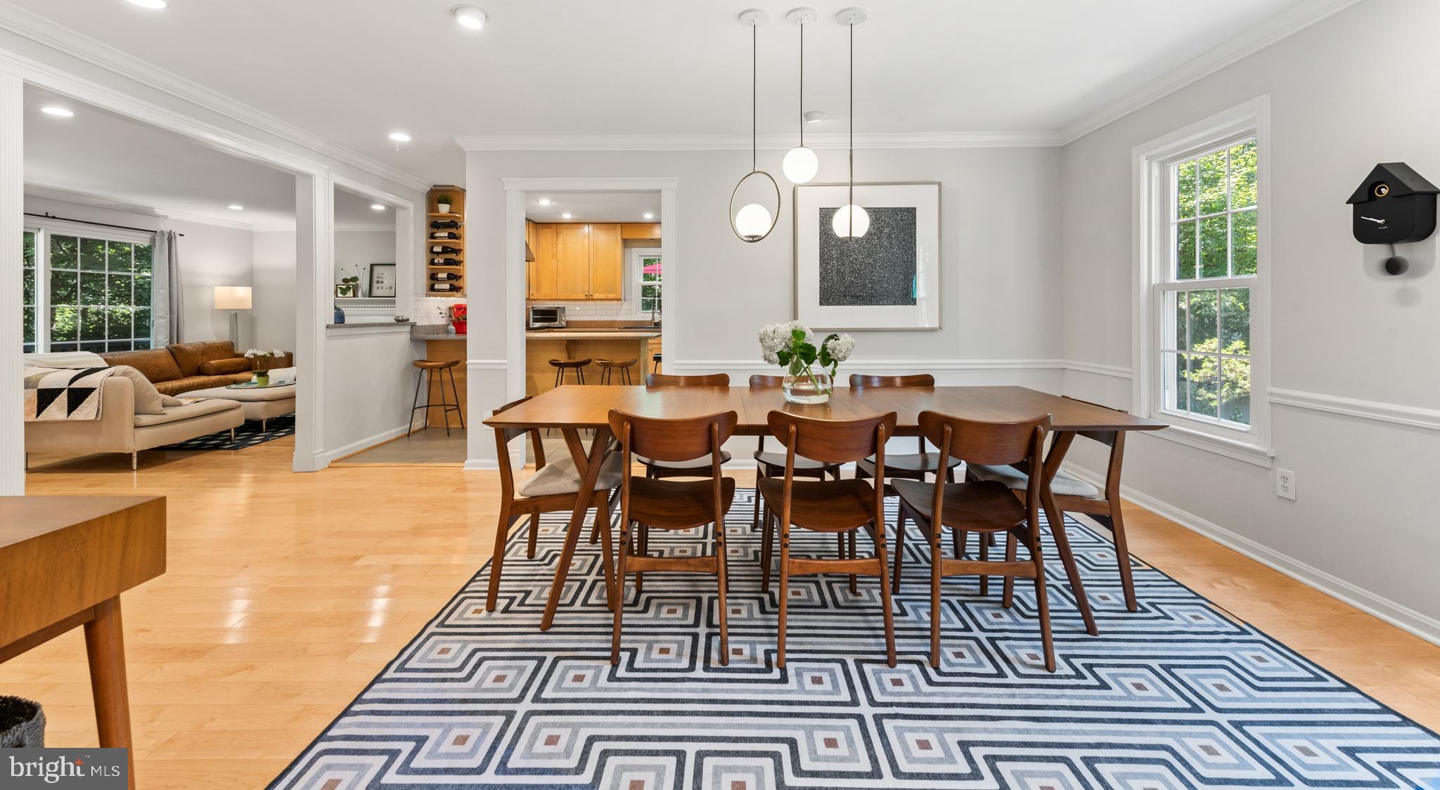 1323 Buttermilk Lane Reston, VA 20190 - Photo 4 of 45 INVITING SPACIOUS DINING ROOM!