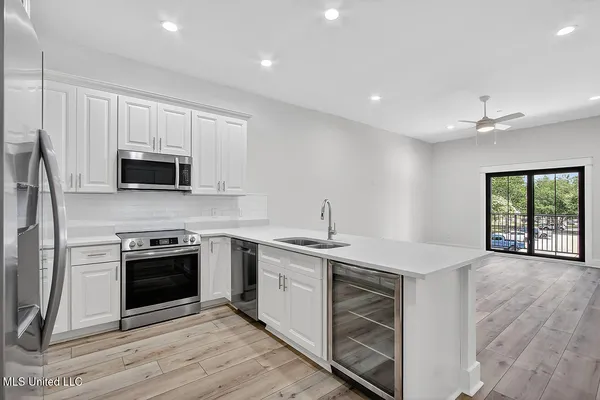 $469,000 | 124 Court Street, Unit 304, Bay St. Louis, MS 39520