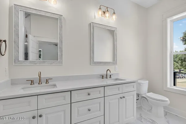 $469,000 | 124 Court Street, Unit 304, Bay St. Louis, MS 39520