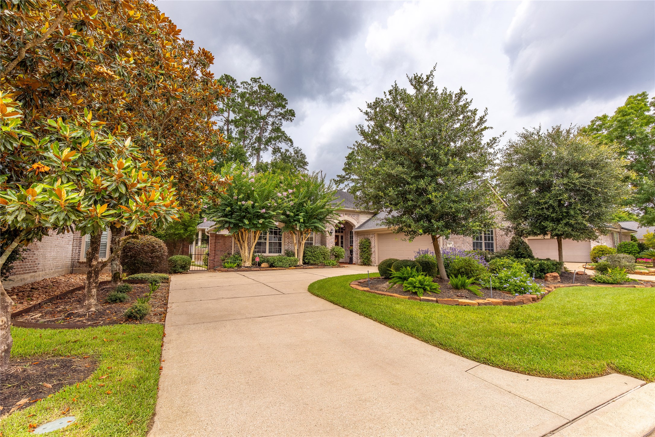 19 Palmer Green Place Spring, TX 77381 - Photo 3 of 30 Entrance to home