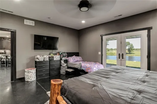 $1,150,000 | 1982 Indiana Road, Ottawa, KS 66067