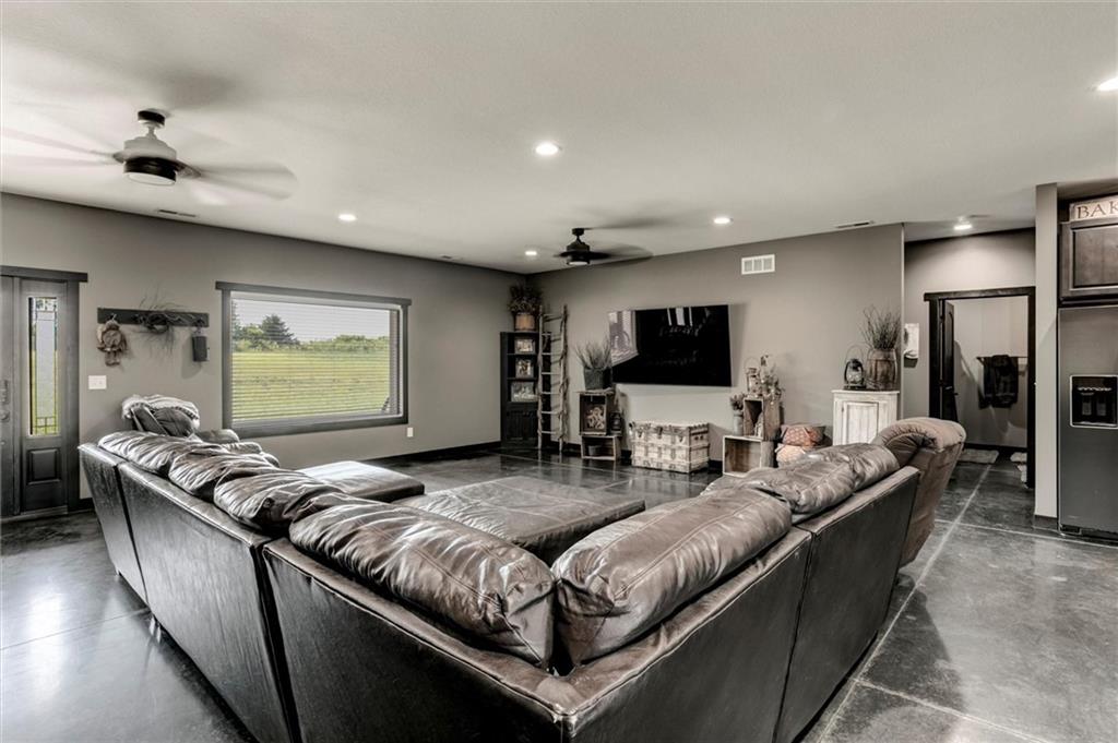 1982 Indiana Road Ottawa, KS 66067 - Photo 6 of 70