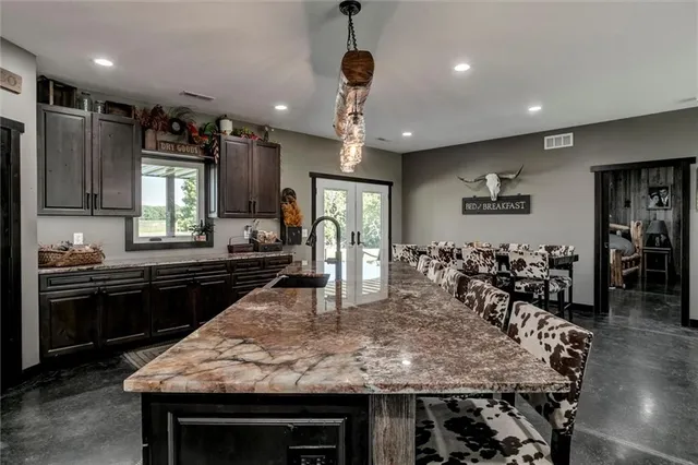 $1,150,000 | 1982 Indiana Road, Ottawa, KS 66067