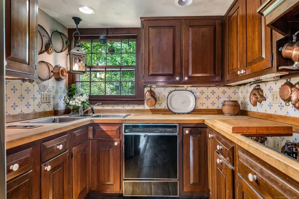 $1,895,000 | 30 Meeting House Lane, Madison, CT 06443