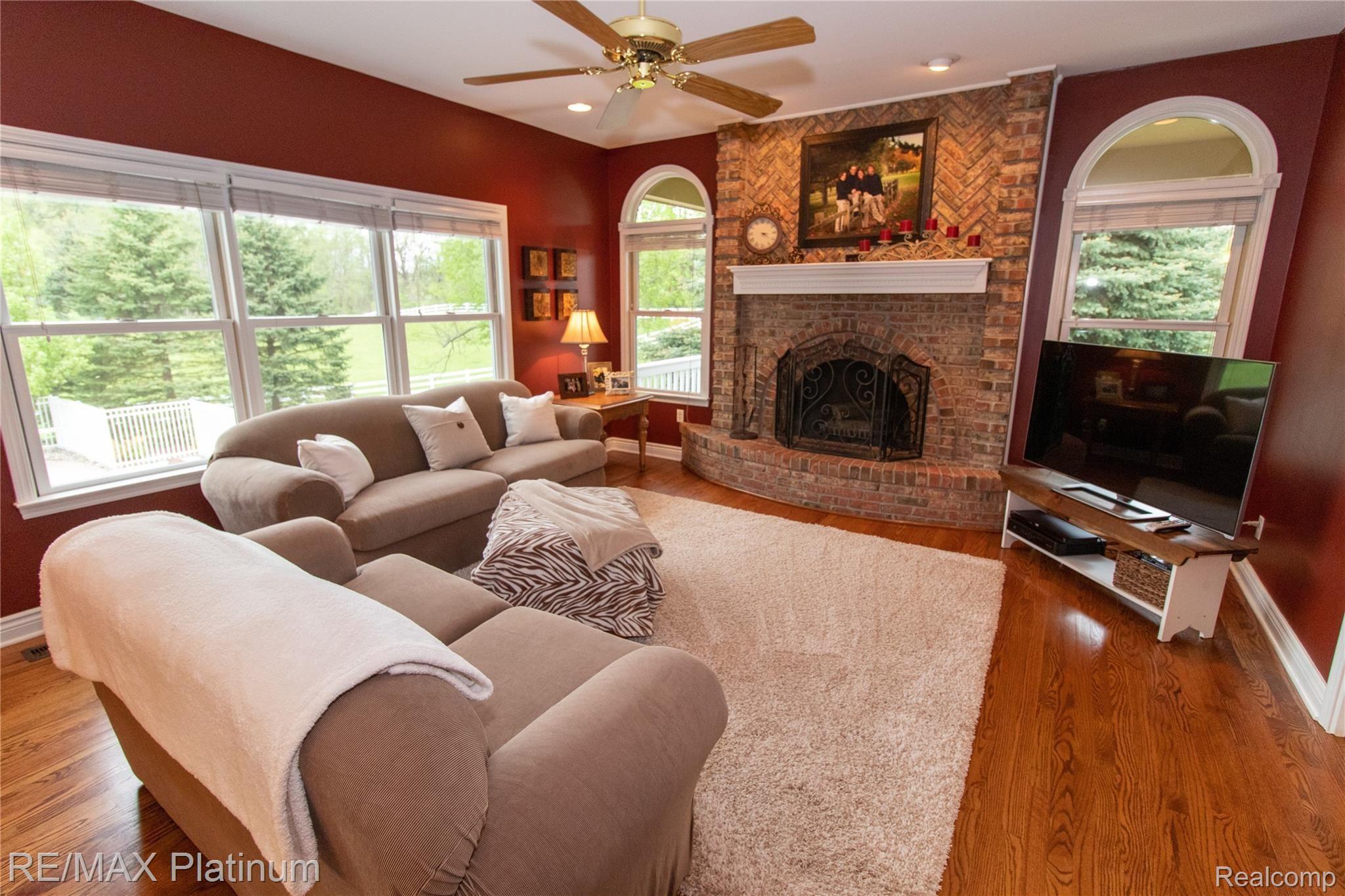 12983 Holtforth Road Fenton, MI 48430 - Photo 10 of 90 10.jpg