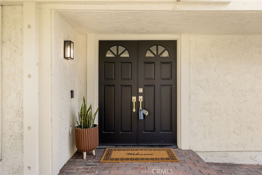 904 South Ridgecrest Circle Anaheim, CA 92807 - Photo 8 of 56 Gallery Image 8