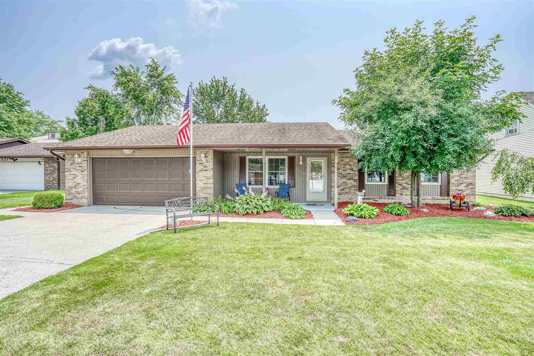 1527 Yorkshire Drive Decatur, IN 46733 - Photo 1 of 36