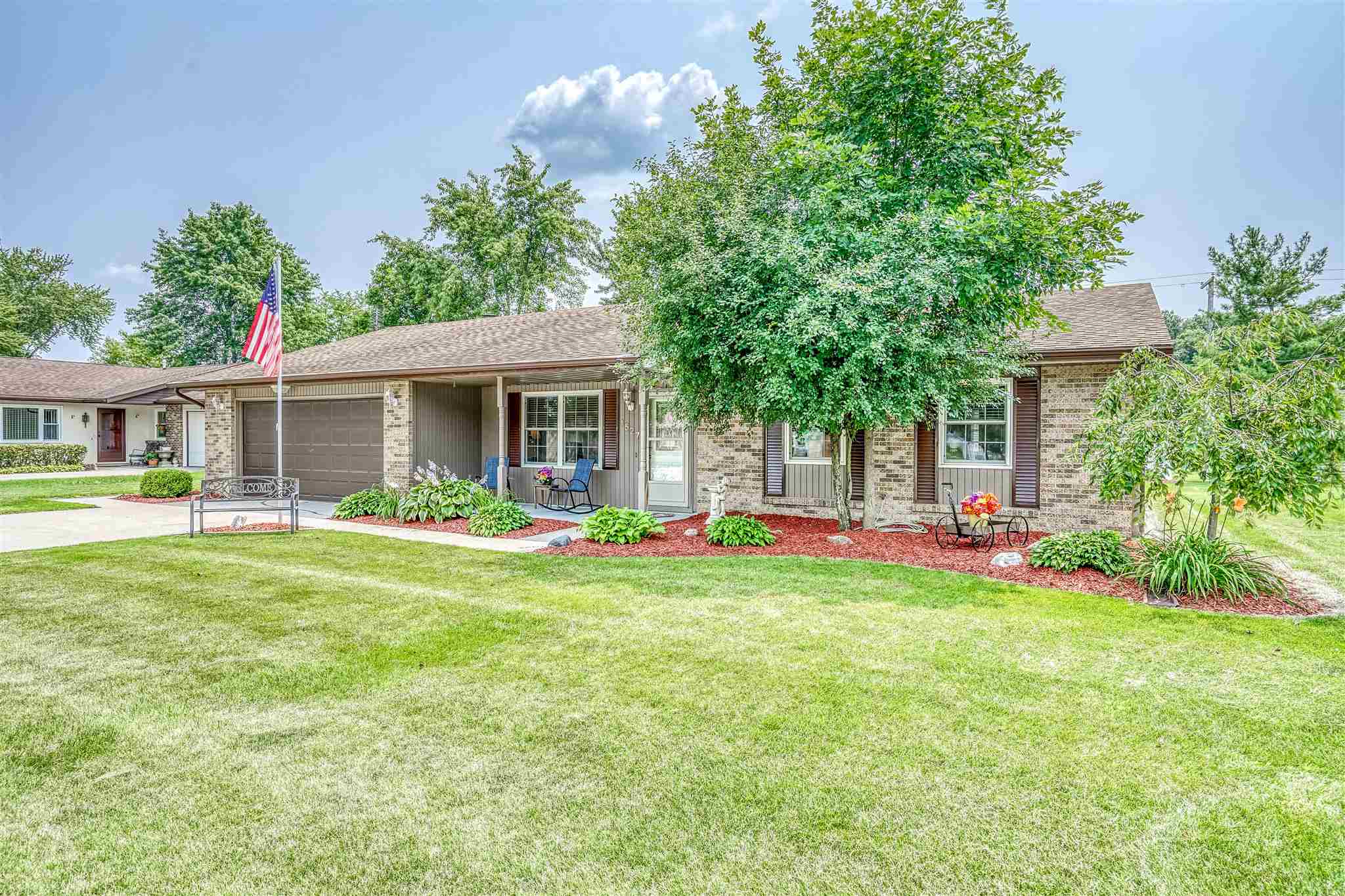 1527 Yorkshire Drive Decatur, IN 46733 - Photo 2 of 36