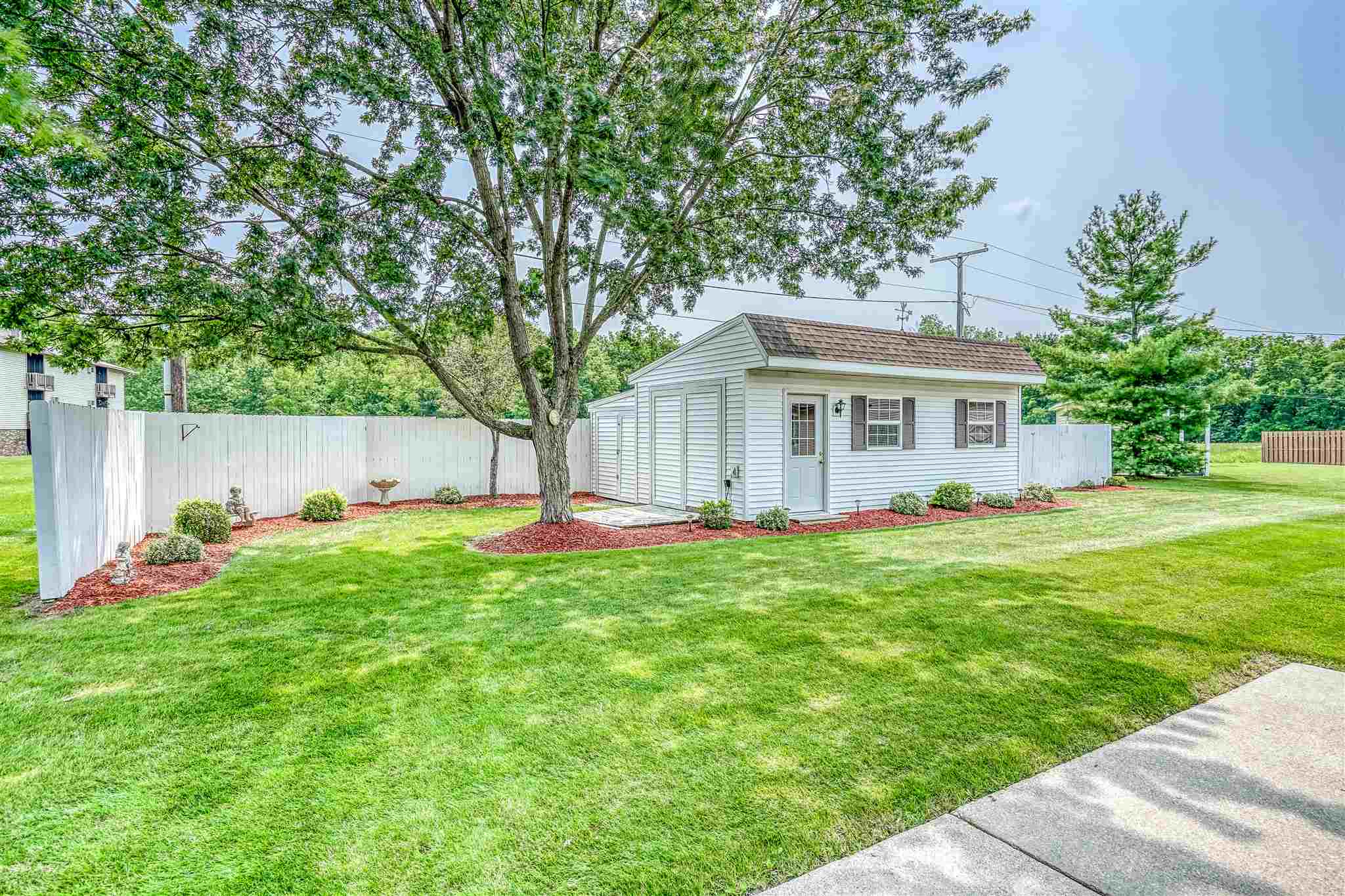 1527 Yorkshire Drive Decatur, IN 46733 - Photo 33 of 36