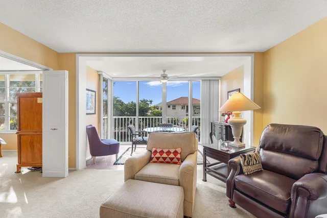 $359,000 | 3125 Northeast 48th Court, Unit 220, Lighthouse Point, FL 33064