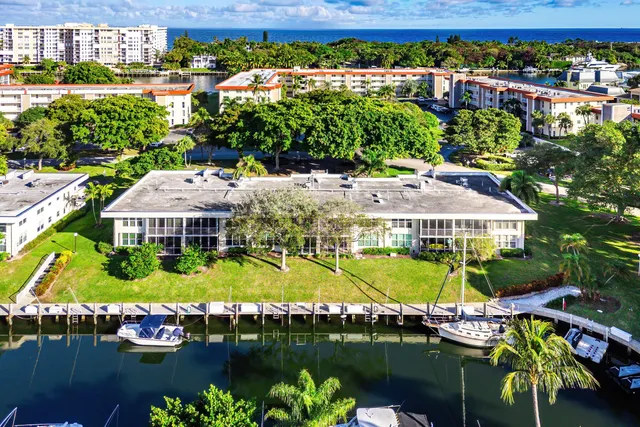 $359,000 | 3125 Northeast 48th Court, Unit 220, Lighthouse Point, FL 33064