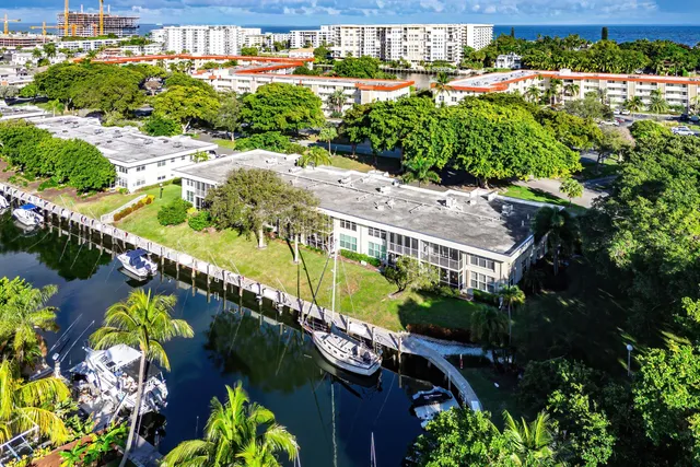 $359,000 | 3125 Northeast 48th Court, Unit 220, Lighthouse Point, FL 33064