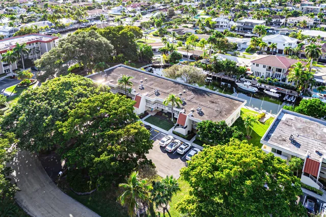 $359,000 | 3125 Northeast 48th Court, Unit 220, Lighthouse Point, FL 33064