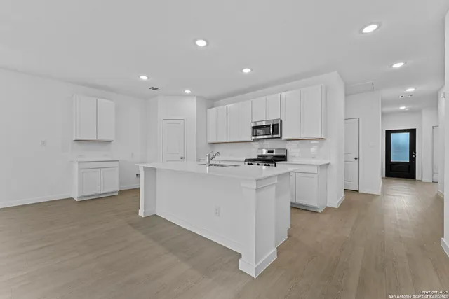 $304,999 | 2137 Artemis Drive, Portland, TX 78374