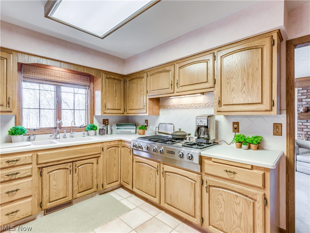 1036 Rambling Way Akron, OH 44333 - Photo 10 of 28 Jenaire appliances