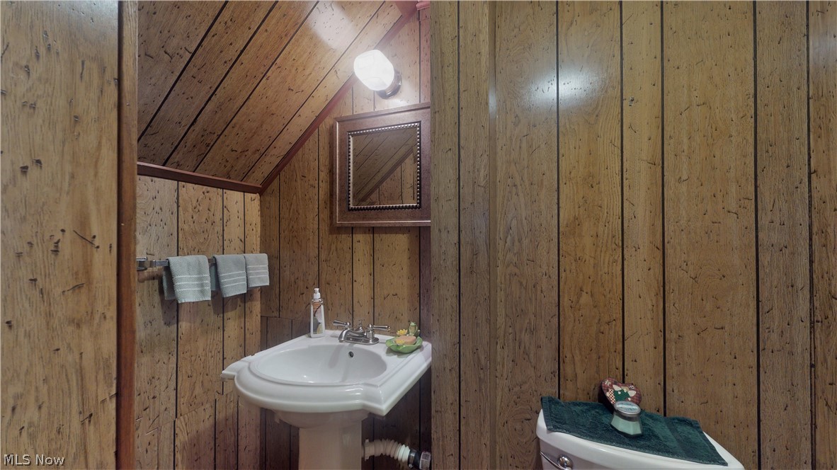 4466 Ridgewood Road Akron, OH 44321 - Photo 18 of 24 Half Bath in partially finished basement