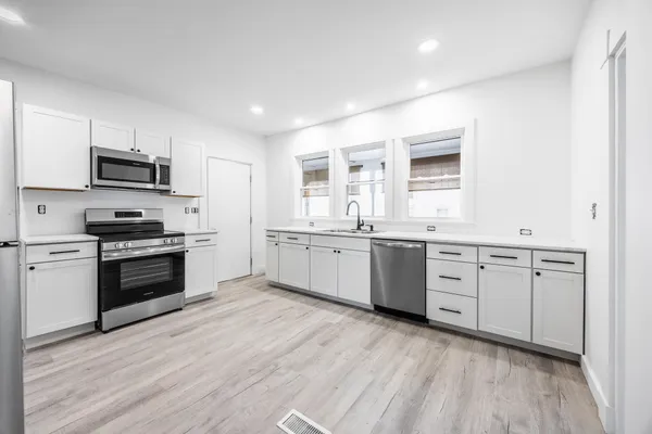 $325,000 | 229 Center Street, Bangor, ME 04401