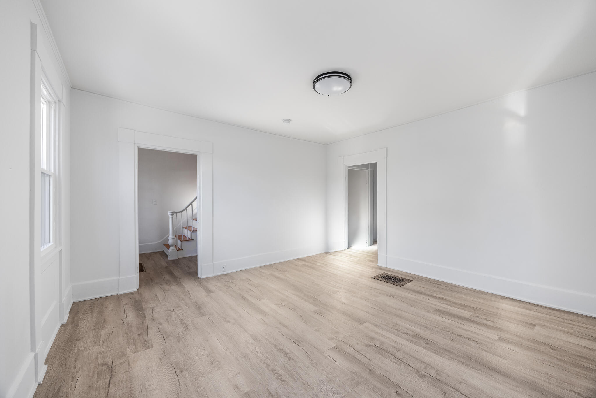 229 Center Street Bangor, ME 04401 - Photo 21 of 36 2 Living-2