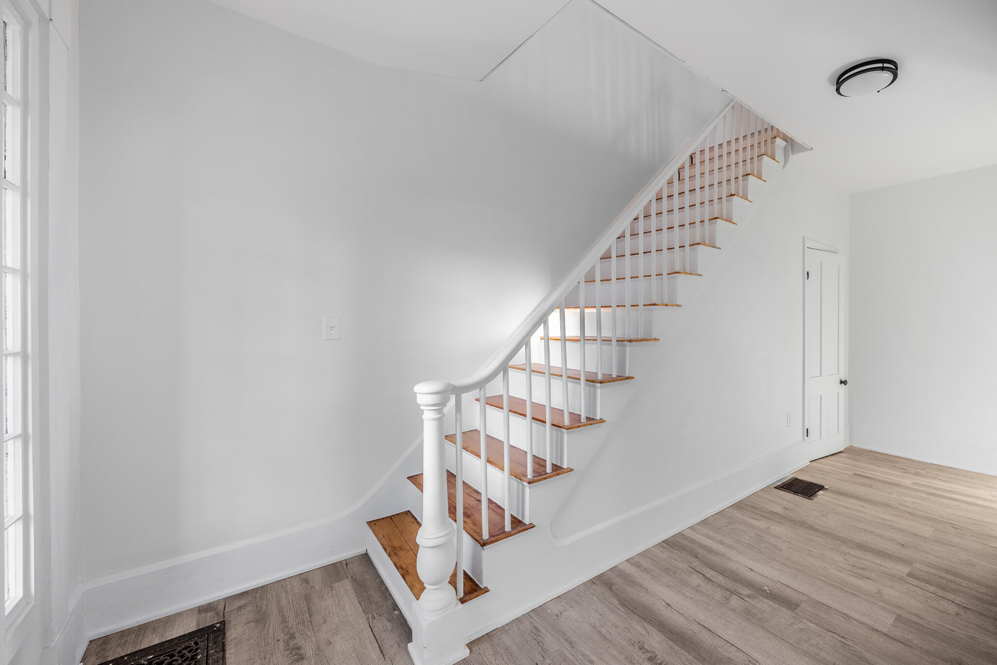 229 Center Street Bangor, ME 04401 - Photo 25 of 36 Stairs